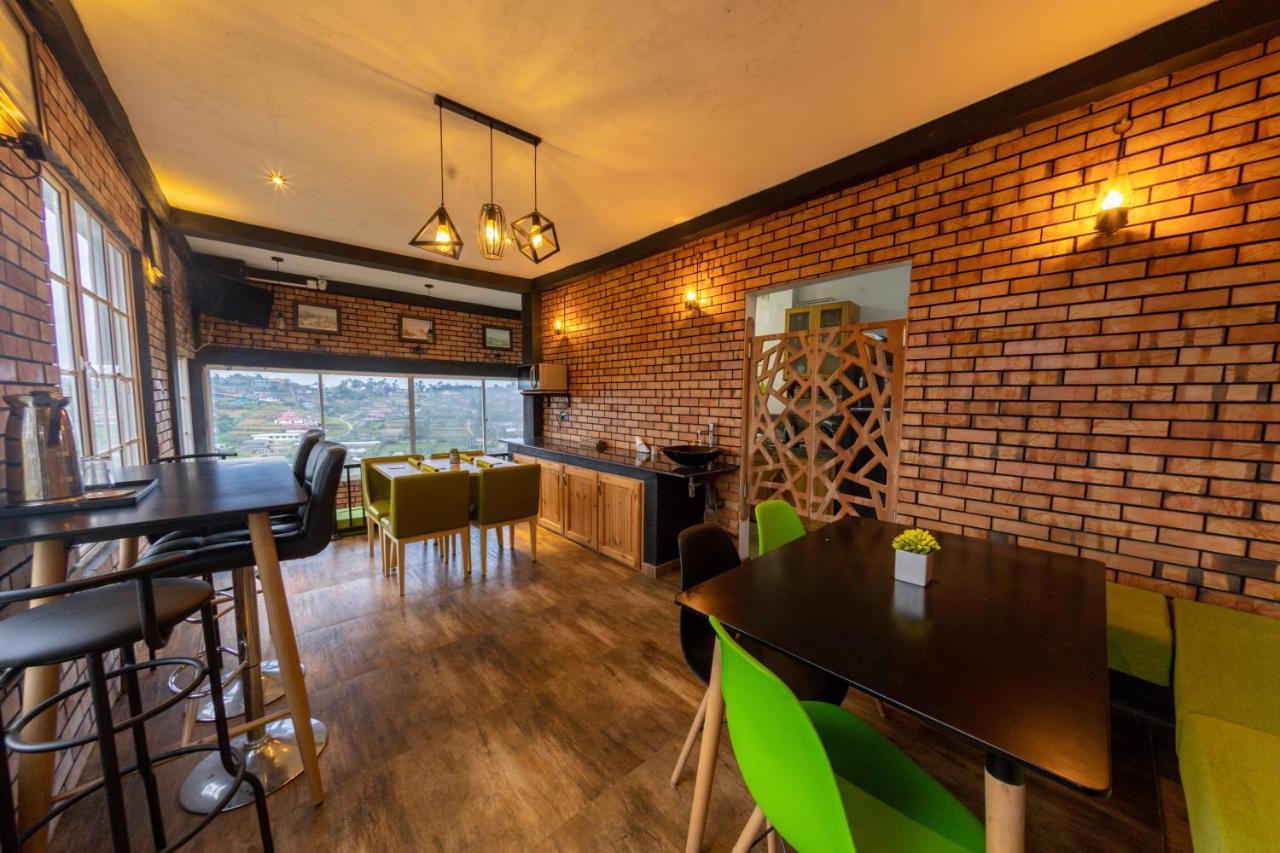 Sky Lounge Hotel นูวาราเอลิยา ภายนอก รูปภาพ